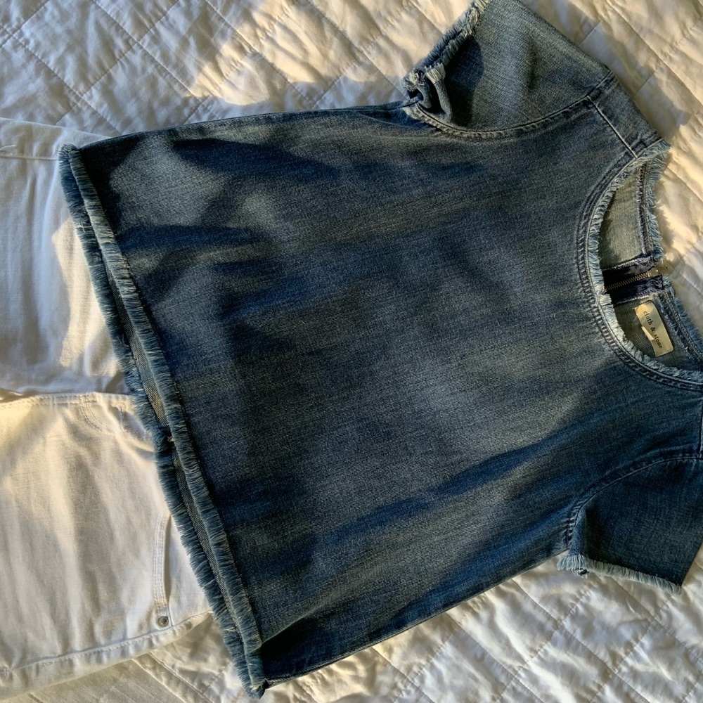 Cloth & Stone Chambray/Denim Short Sleeve